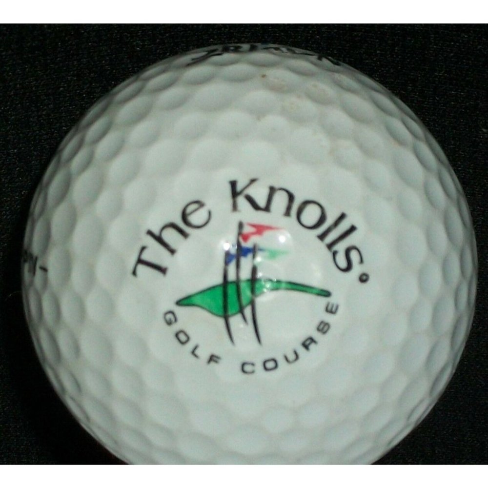 White The Knolls Golf Course Hi Spin 4 Srixon Golf Ball Flags Green